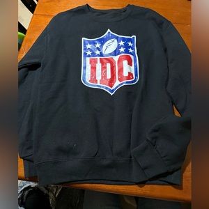 Size medium. Very soft inside.